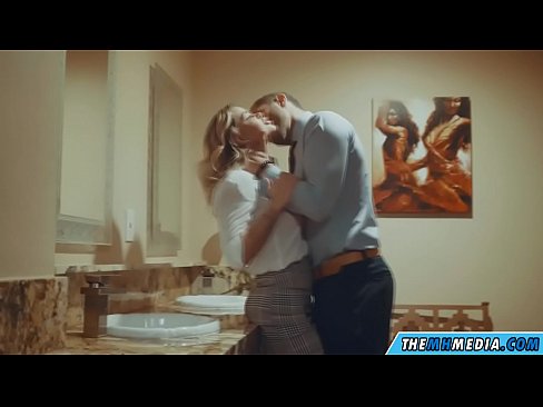 ❤️ Uma blonde obugaxayo ekuyenga endlini yangasese yomphakathi Ividiyo yocansi ku-zu.hentaiser.ru